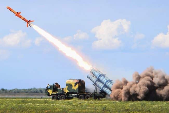 شاهد إطلاقًا صاروخيًا جديدًا لصواريخ كروز الأوكرانية R-360