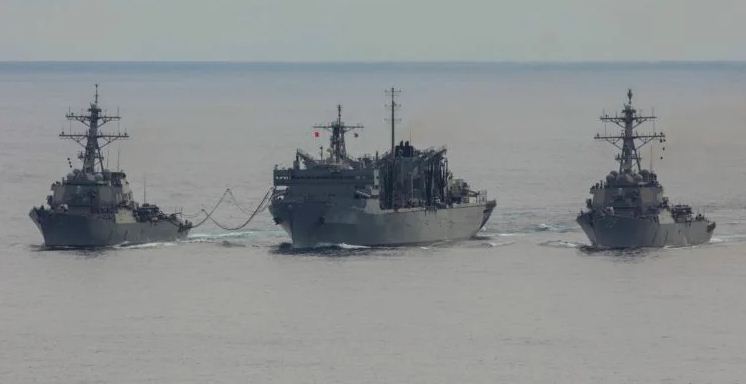 سفن أمريكية وبريطانية تجري تمرينًا في القطب الشمالي لمواجهة روسيا