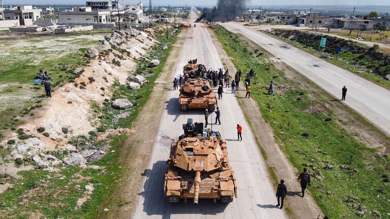 ادلب ,,, مصرع جندي تركي بانفجار بدوريتهم على طريق M4