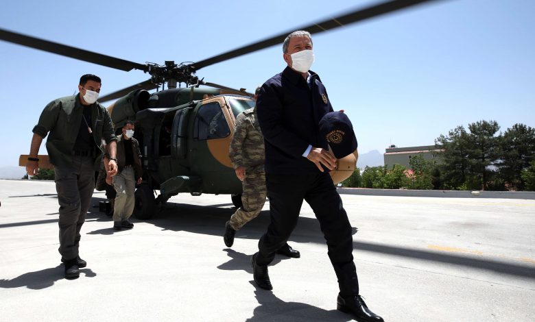 وزير الدفاع التركي وقادة الجيش يزورون شمال العراق