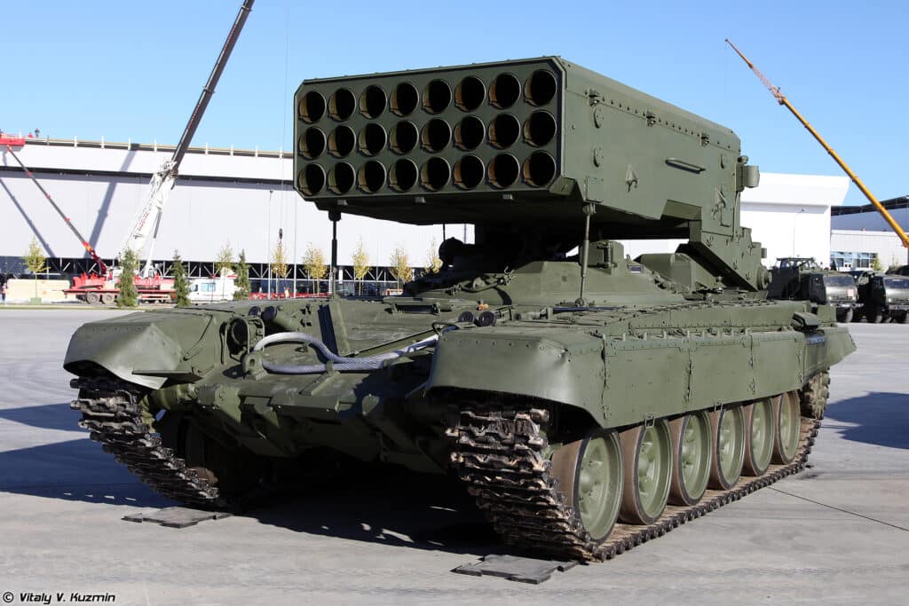 Rostec تعرض قاذف اللهب TOS-1A للعملاء الأجانب