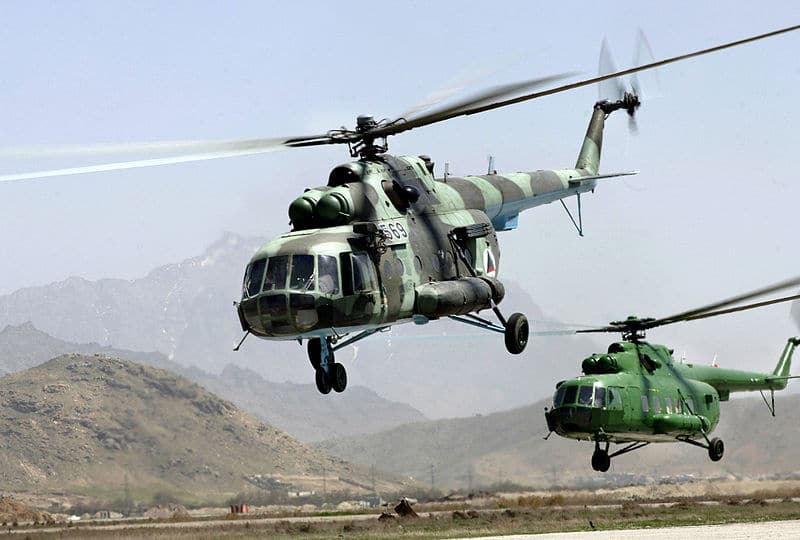  مقاتلو الوفاق يستولون على طائرة هليكوبتر روسية هبطت إضطراريا