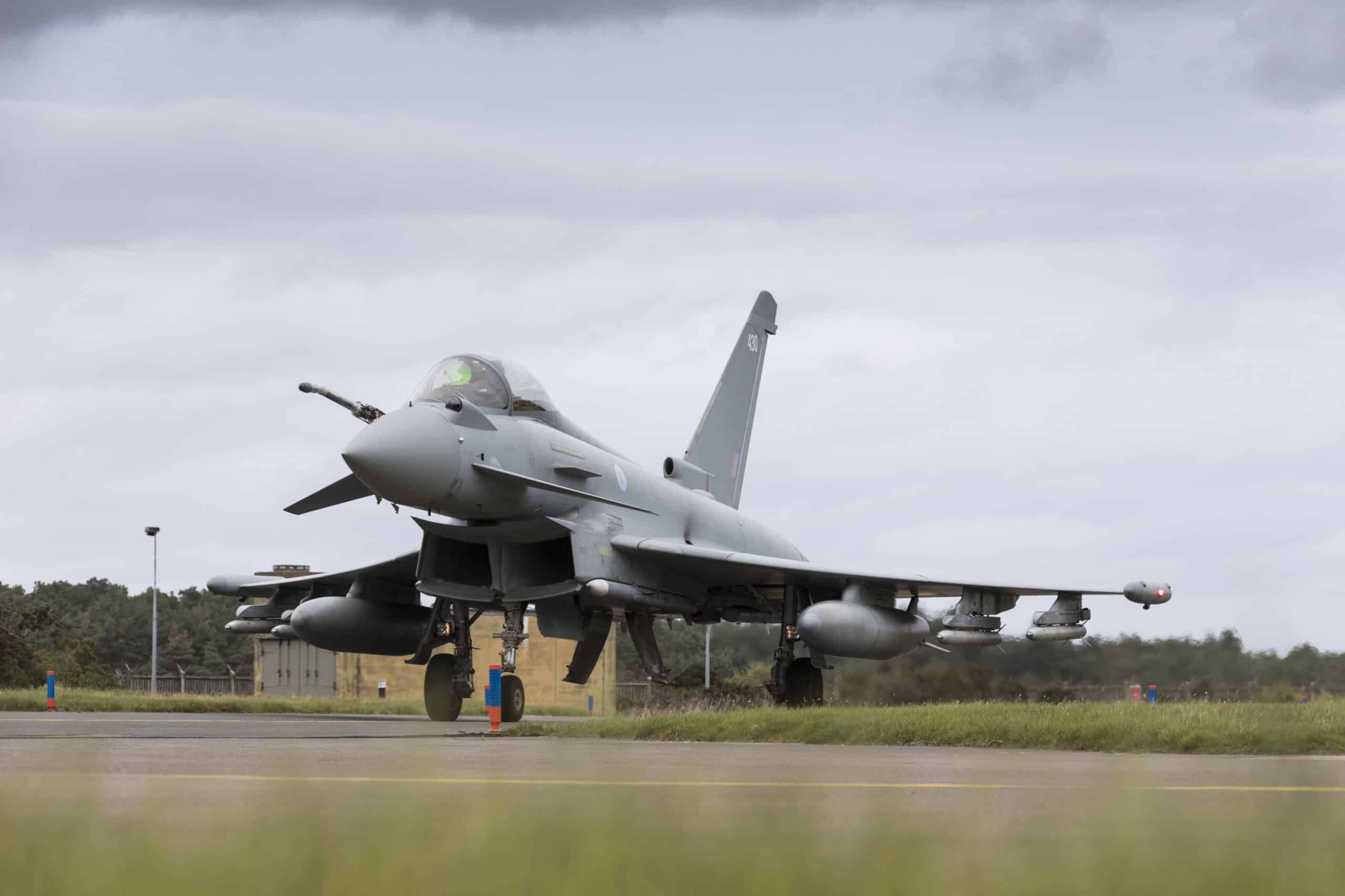 بريطانيا تعترض مقاتلات روسية  في مجالها الجوي