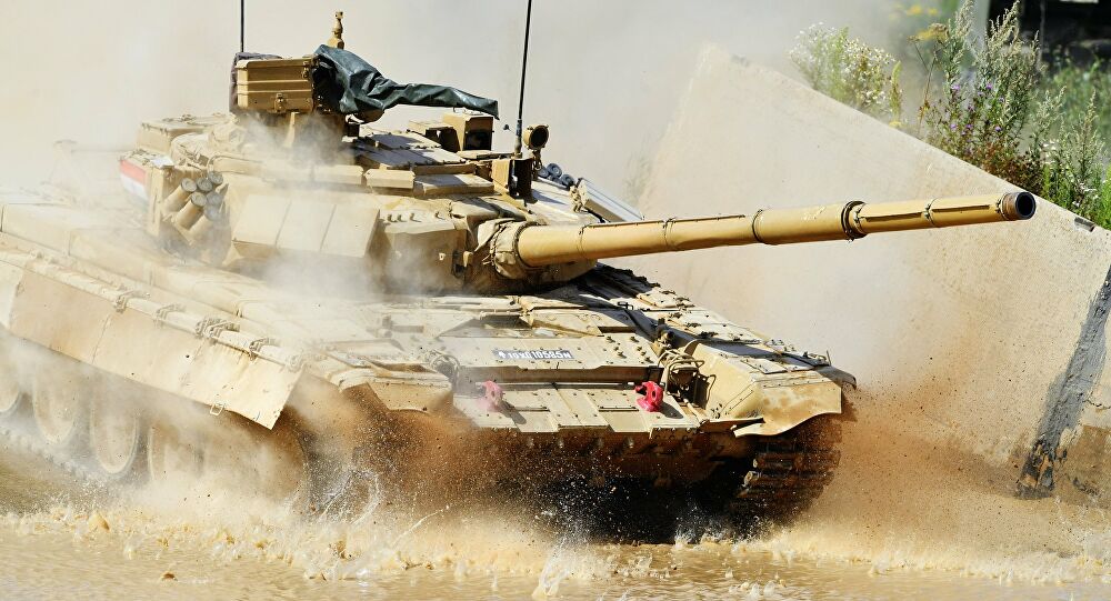 إصابة دبابة T-90 " بصاروخ" بالخطأ أثناء مناورات عسكرية