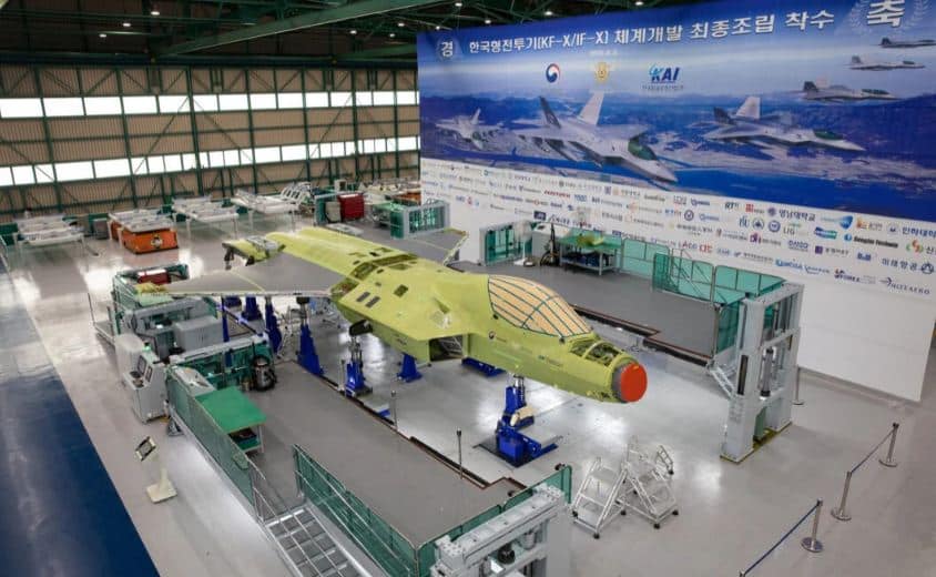 كوريا الجنوبية تكشف عن أول نموذج لطائرة مقاتلة من طراز KF-X