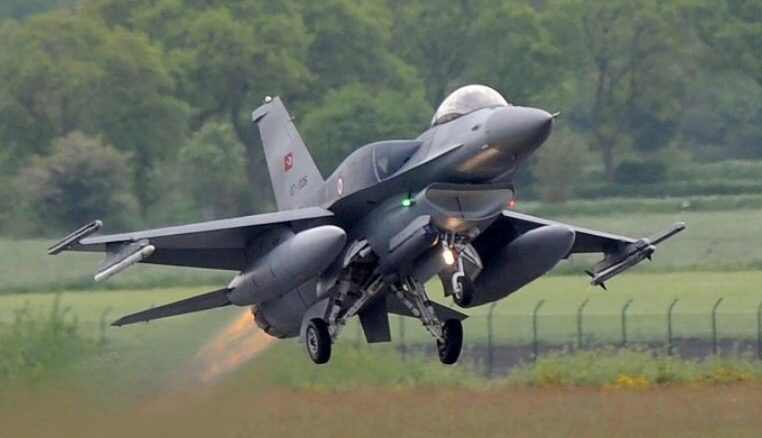 من الأقوى من حيث القوة الجوية العسكرية تركيا أم اليونان ؟