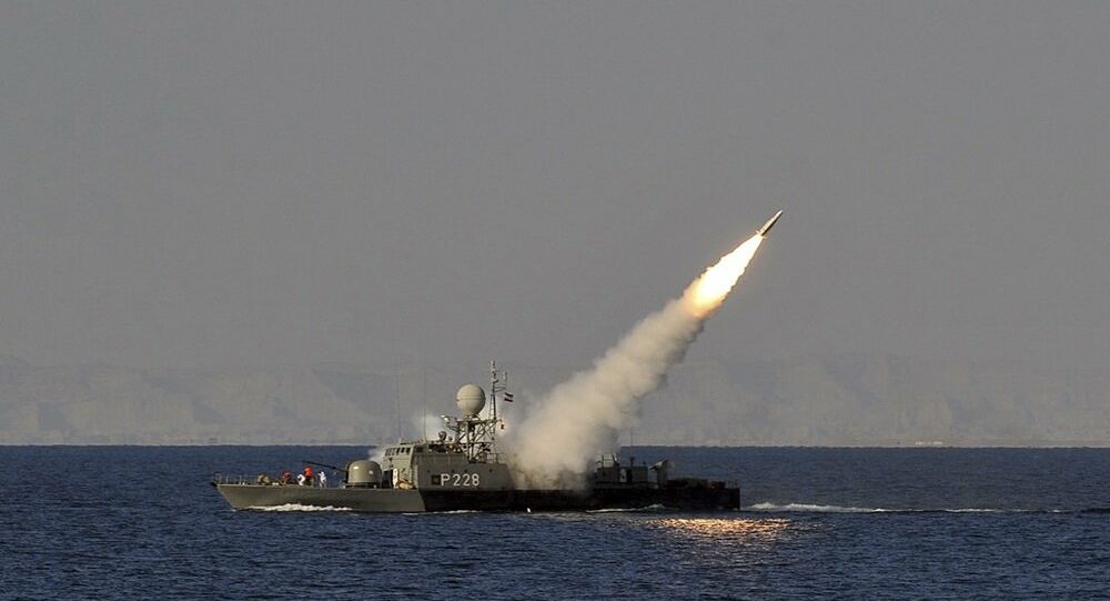 إيران تبدأ مناورات دفاعية ضخمة عقب رفع حظر التسلح عنها 