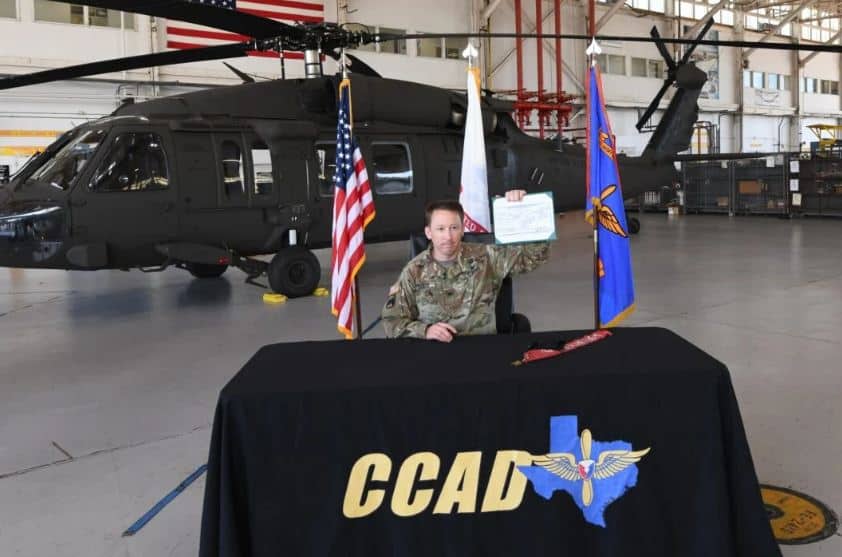 الجيش الأمريكي يطلق أول مروحية رقمية من طراز UH-60V
