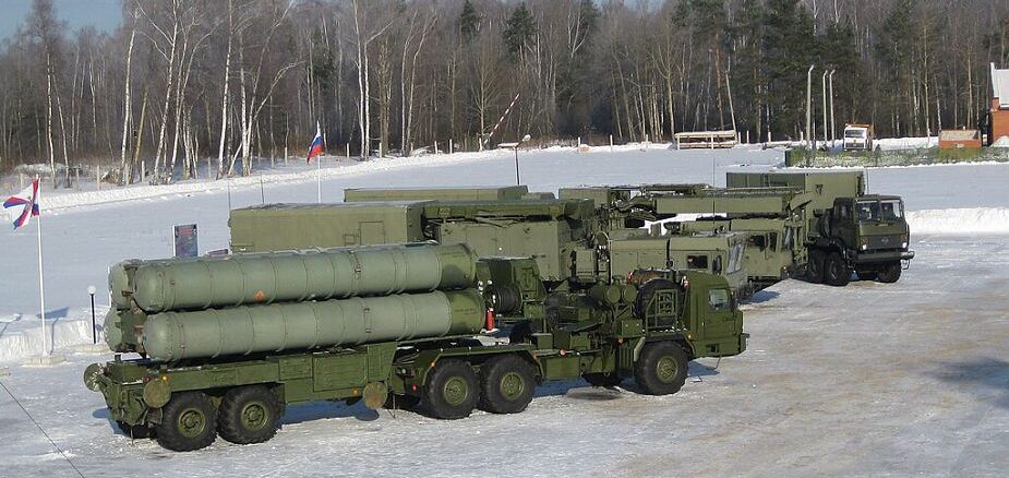 2 روسيا تحدث منصات الإطلاق لصواريخ S-300 و S-400 لتمكينها من إطلاق صواريخ متعددة