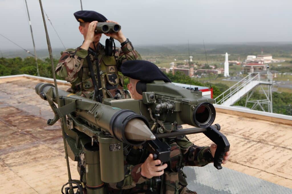  الجيش الفرنسي يطلق أول صواريخ MBDA Mistral 3 أرض جو