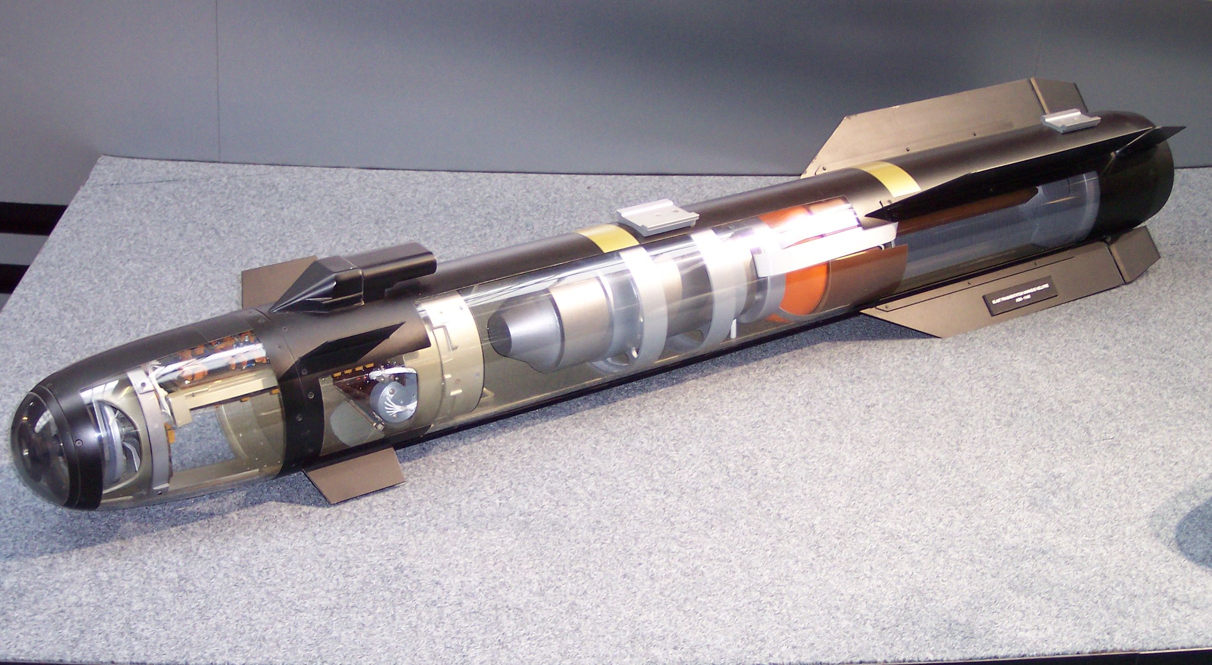 شاهد بالصور النسخة الإيرانية لصاروخ هيلفاير الأمريكي