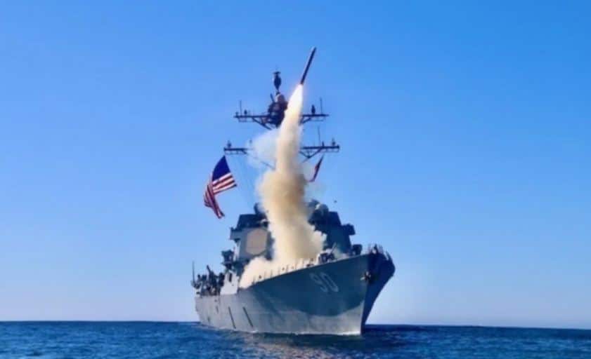 البحرية الأمريكية تكمل تجربتي طيران بأحدث صواريخ توماهوك كروز