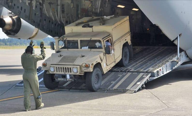 جنرال AM يزود الجيش اللبناني بـ300 M1152 مركبة همفي