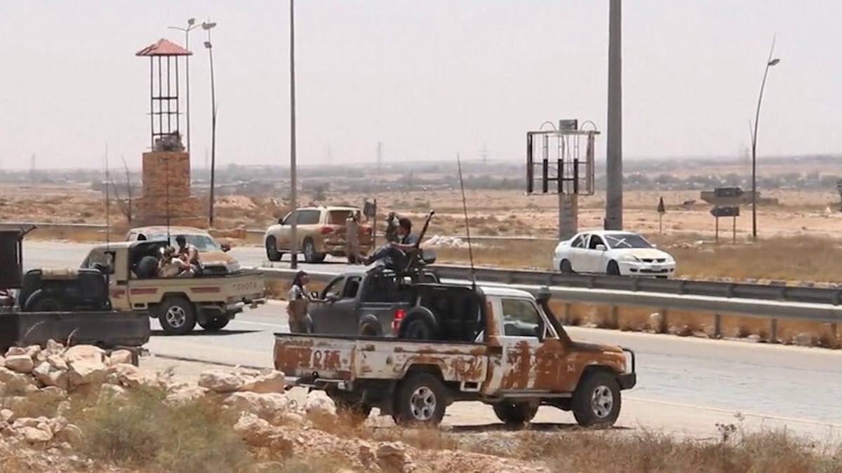 قوات حكومة الوفاق ترفض الانسحاب من طريق سرت- مصراتة