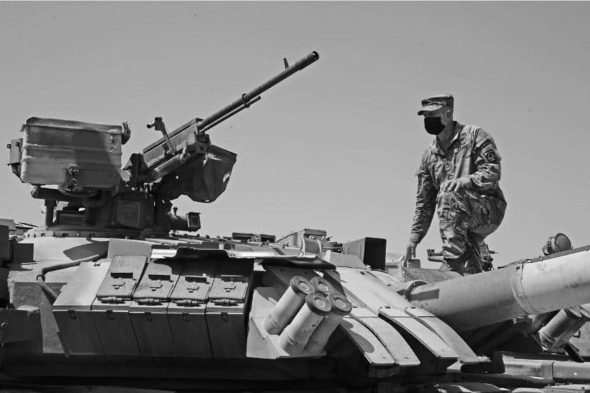الجيش الأمريكي يختبر الدبابة الأوكرانية T-84 إلى أرض الاختبار