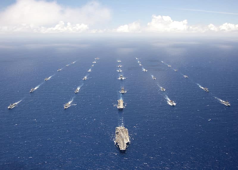 القوة الضاربة تجري تدريبات عسكرية أمريكية مزدوجة في بحر الصين الجنوبي