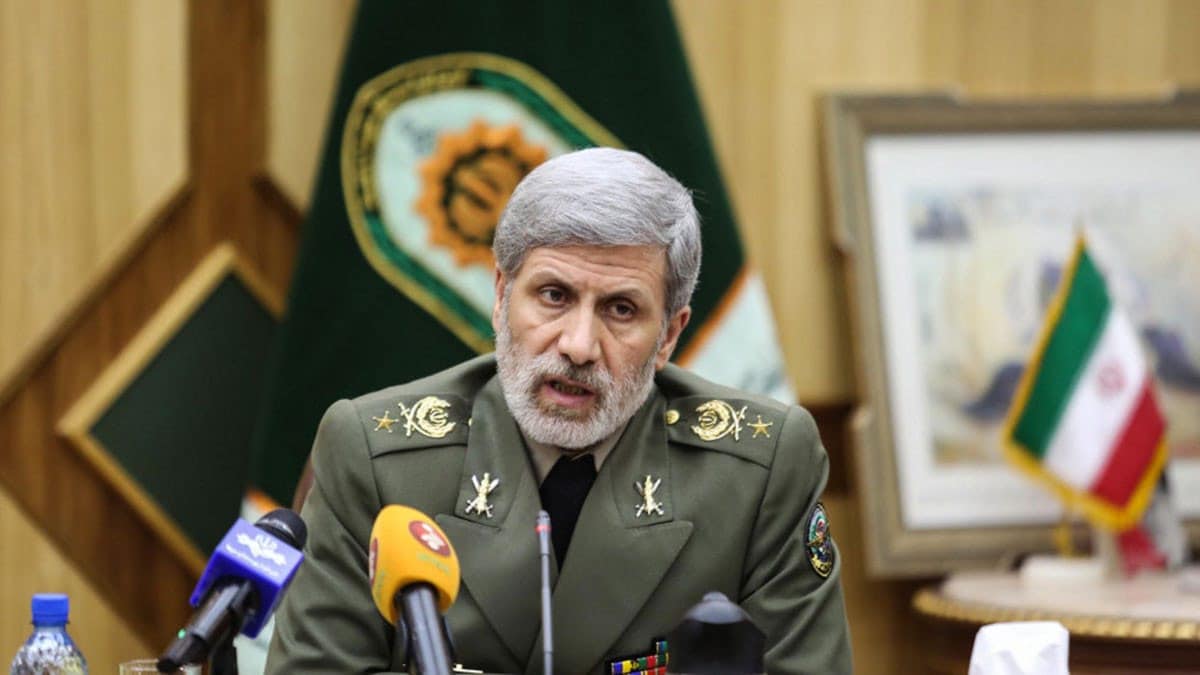 وزير دفاع إيران ينتظر أمر خامنئي لتسوية تل أبيب وحيفا بالأرض!!