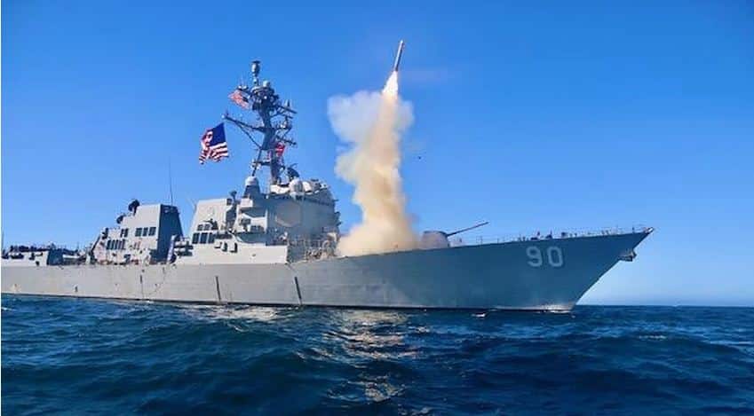 البحرية الأمريكية تتلقى أول صاروخ بلوك V توماهوك