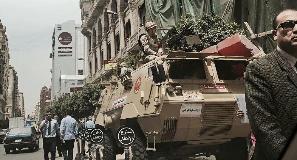 الجيش المصري يرسل آليات ومعدات عسكرية إلى السودان