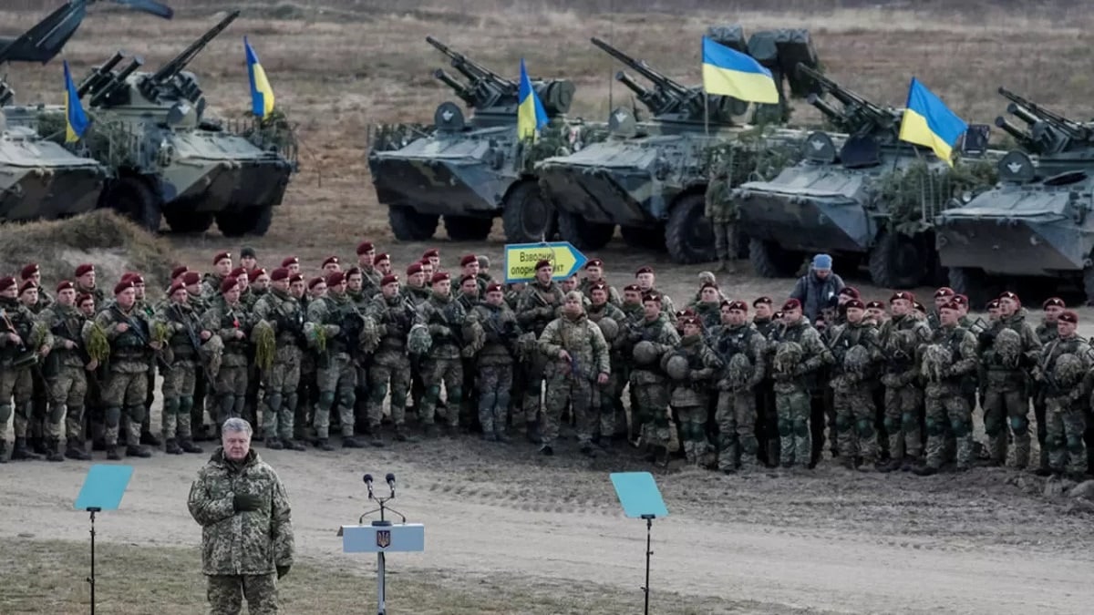 أوكرانيا تعلن عن مناورات عسكرية مع “الناتو”وتتجاهل إعتراضات روسيا
