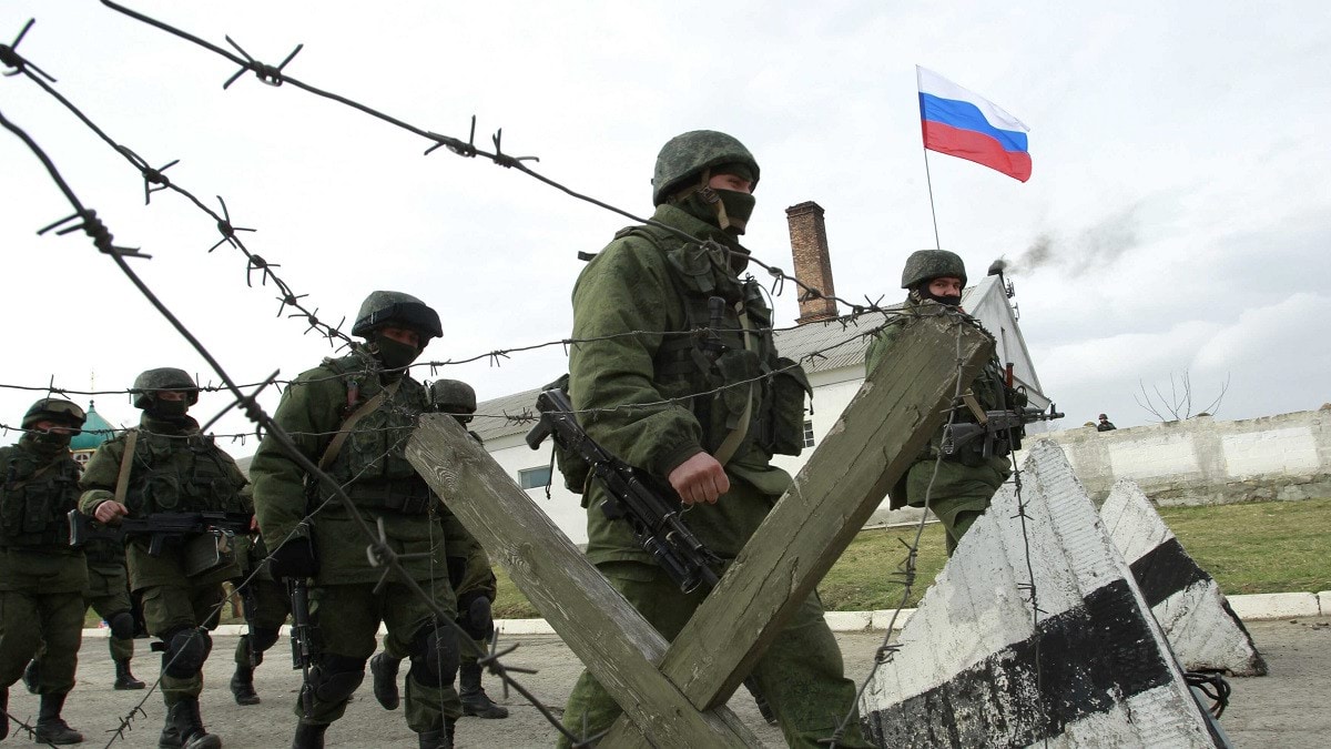 روسيا تختبر بايدن بنشر قوات على الحدود مع أوكرانيا وأمريكا تشاور الناتو