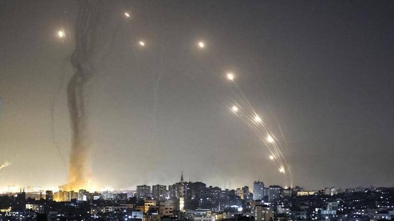 إطلاق أكثر من ألف صاروخ على إسرائيل ومقتل 5 إسرائيليين