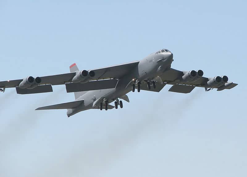 القوات الجوية الأمريكية ترسل المزيد من قاذفات B-52H لدعم انسحاب القوات من أفغانستان