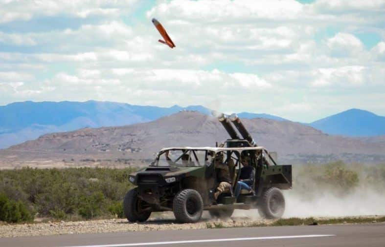 الجيش الأمريكي يختبر إطلاق طائرة بدون طيار ALTIUS من مركبة خفيفة