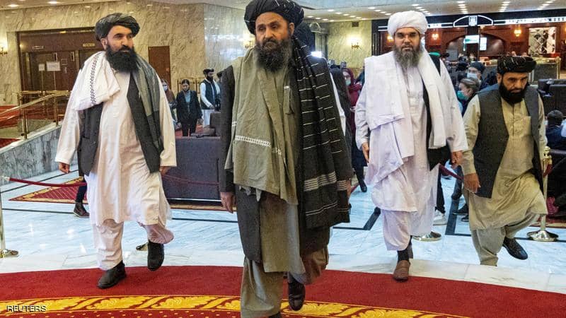 من هو زعيم طالبان الذي سيقود أفغانستان ؟