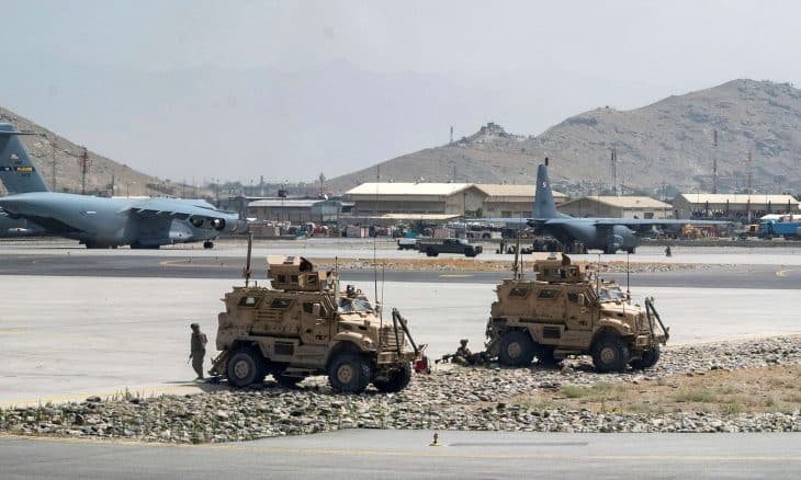 الجيش الأمريكي يعطب طائرات ومدرعات ومنظومة دفاعية قبل انسحابه من أفغانستان