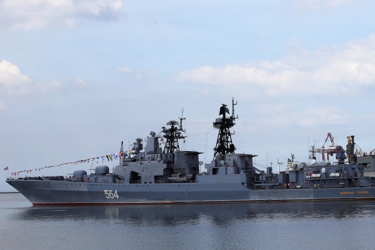 سفينة حربية روسية تطارد مدمرة أمريكية وأمريكا تنفي 