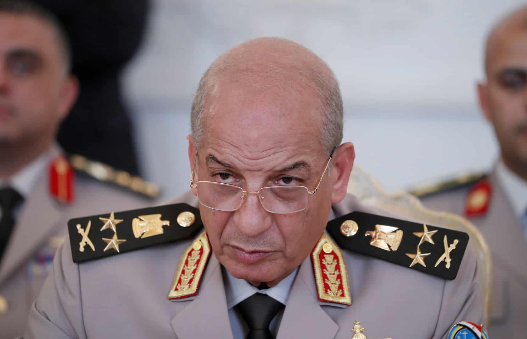 الاستخبارات العسكرية المصرية تتحدث عن تهديدات ووزير الدفاع يحذر