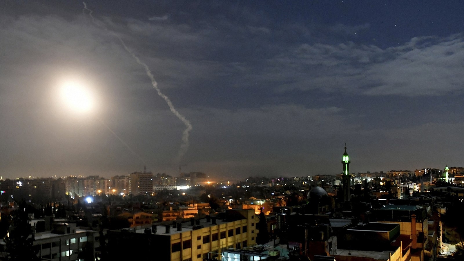 هجوم صاروخي إسرائيلي يطال محيط دمشق فجر اليوم