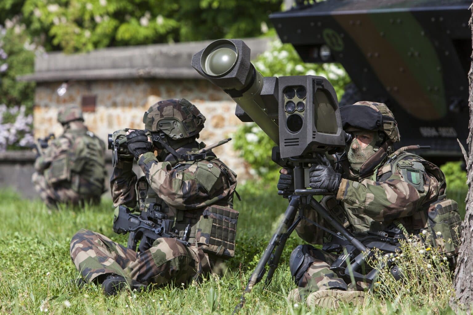 الجيش الفرنسي يتسلم 1000 صاروخ مضاد للدبابات من نوع MMP