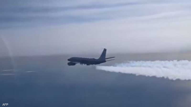 طائرات روسية تطارد طائرة أمريكية من مجالها الجوي ..فيديو
