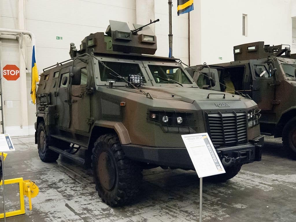الجيش الأوكراني يستقبل 44 مركبة مصفحة جديدة من طراز Kozak-2M1