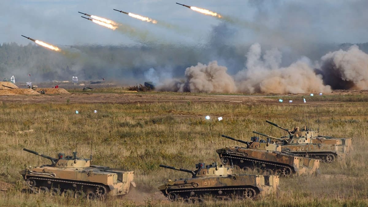 انتهاء المناورات الروسية بالقرب من أوكرانيا وفي جنوب البلاد فهل نزع فتيل الحرب؟