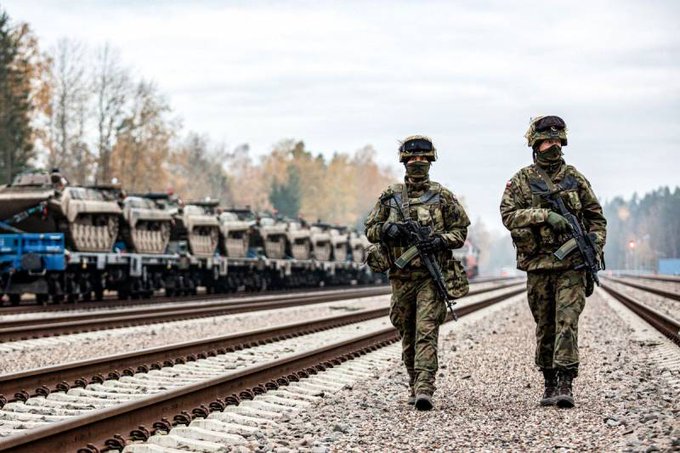 الجيش السويدي يزيد من نشاطه ويصف تحركات روسيا على حدود أوكرانيا بالخطيرة 