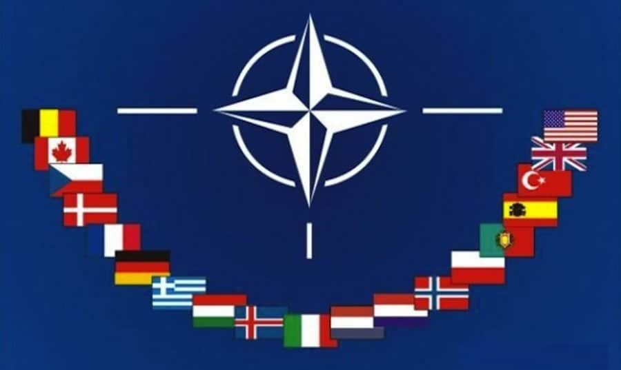 الناتو يحذر روسيا من مهاجمة أوكرانيا ويتهمها بدعم إنقلاب فيه