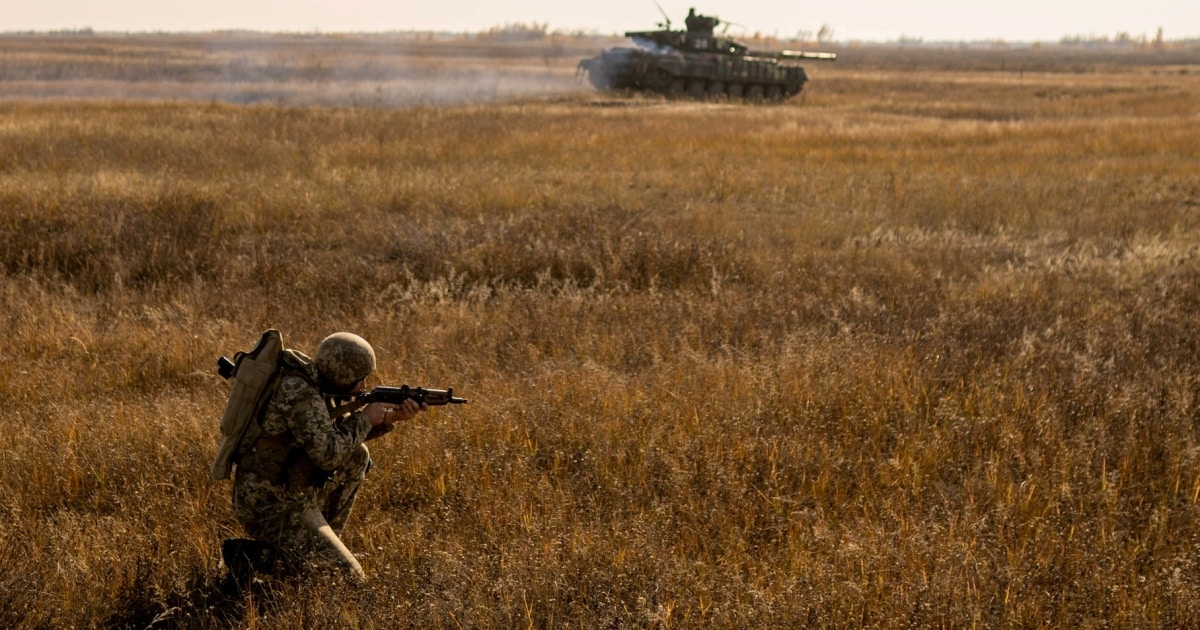  بايدن يهدد وبوتن يحشد قواته على حدود أوكرانيا فهل إقتربت الحرب؟
