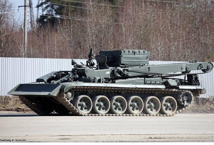 الجيش الروسي يتسلم مركبات الإنقاذ المدرعة BREM-1M ARV