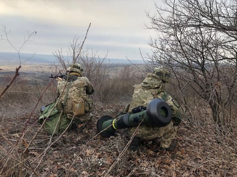 أوكرانيا تنقل صواريخ جافلين إلى خط المواجهة