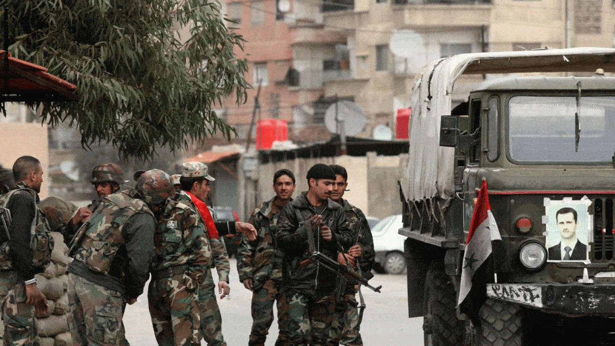 هجوم مؤلم لداعش في البادية يقتل 5 جنود سوريين ويصين 20 آخرين