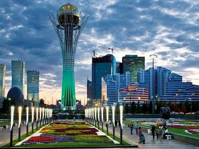 ما أهمية كازاخستان بالنسبة لروسيا والولايات المتحدة والعالم أجمع ؟