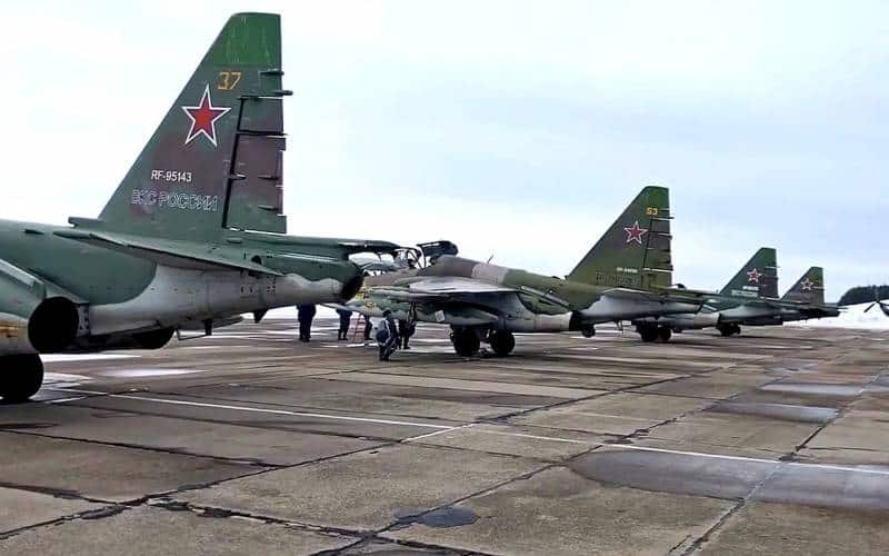 رصد عشرات الطائرات الهجومية الروسية من طراز Su-25SM في بيلاروسيا
