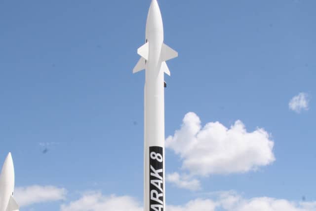 الإمارات تسعى لشراء أنظمة صواريخ الدفاع الجوي الإسرائيلي