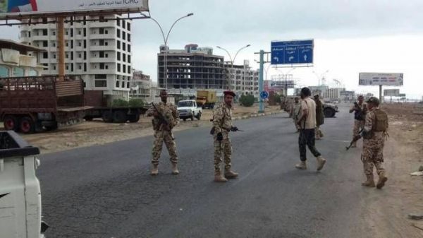 اشتباكات مسلحة بين فصائل أمنية في عدن صباح اليوم