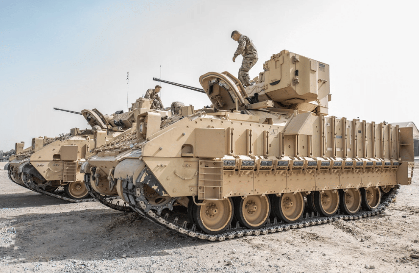 الجيش الأمريكي ينشر المزيد من المركبات القتالية M2A3 برادلي في سوريا