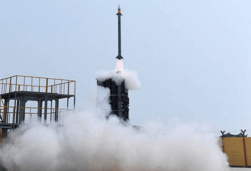الهند تختبر بنجاح صاروخ أرضي جو متوسط ​​المدى MRSAM
