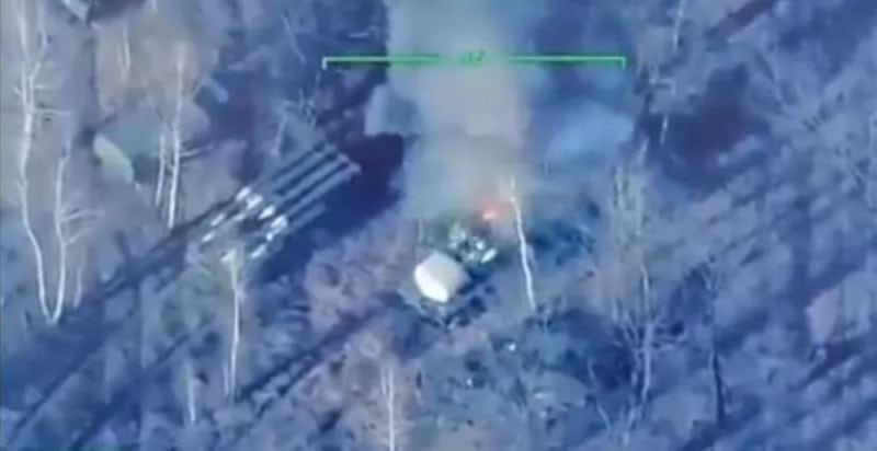 شاهد.. لحظة تدمير درون أوكرانية لمنظومة صاروخية روسية ورتل روسي بطول 60 كيلو متر يتوجه نحو كييف